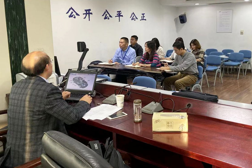 開展關于(yú)汽車相關知識的(de)學習培訓