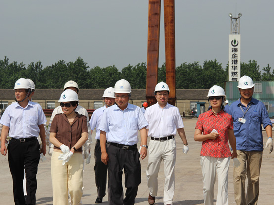 中國(guó)船級社（CCS）江蘇分社領導考察海企港華燃氣公司