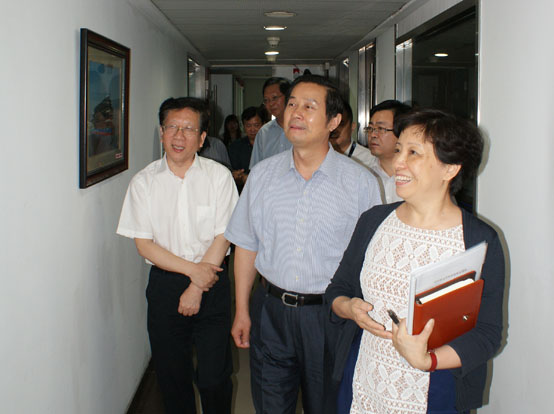 史和(hé / huò)平副省長一(yī / yì ／yí)行莅臨我司調研